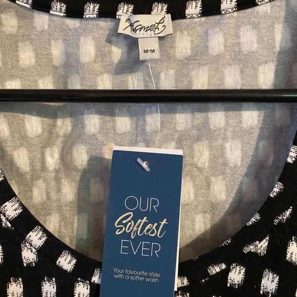 BNWT Ruched Side Scoop Neck Tee - Picture 4 of 7